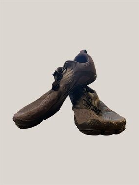 WateLves Barefoot Minimalist Men Water Shoe NWOT Size EU 41